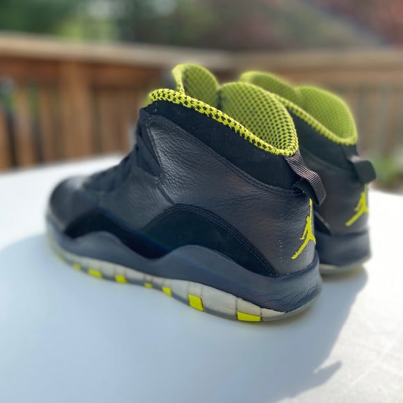 Men’s Jordan 10 Retro “Venom Green” size 10 - Picture 5 of 8